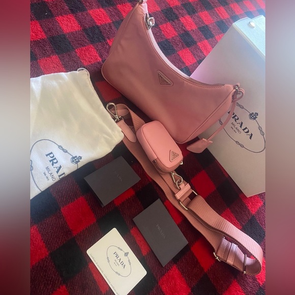 Brand new Prada re edition 2005 100% authentic - Picture 5 of 7